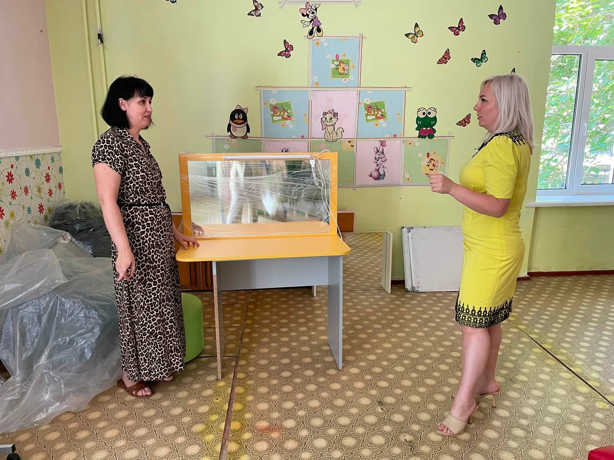 Начальник відділу освіти І. Капелюшна та директор ІРЦ О. Зінько