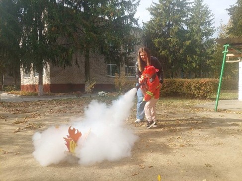 Майбутній пожежник  на виклику